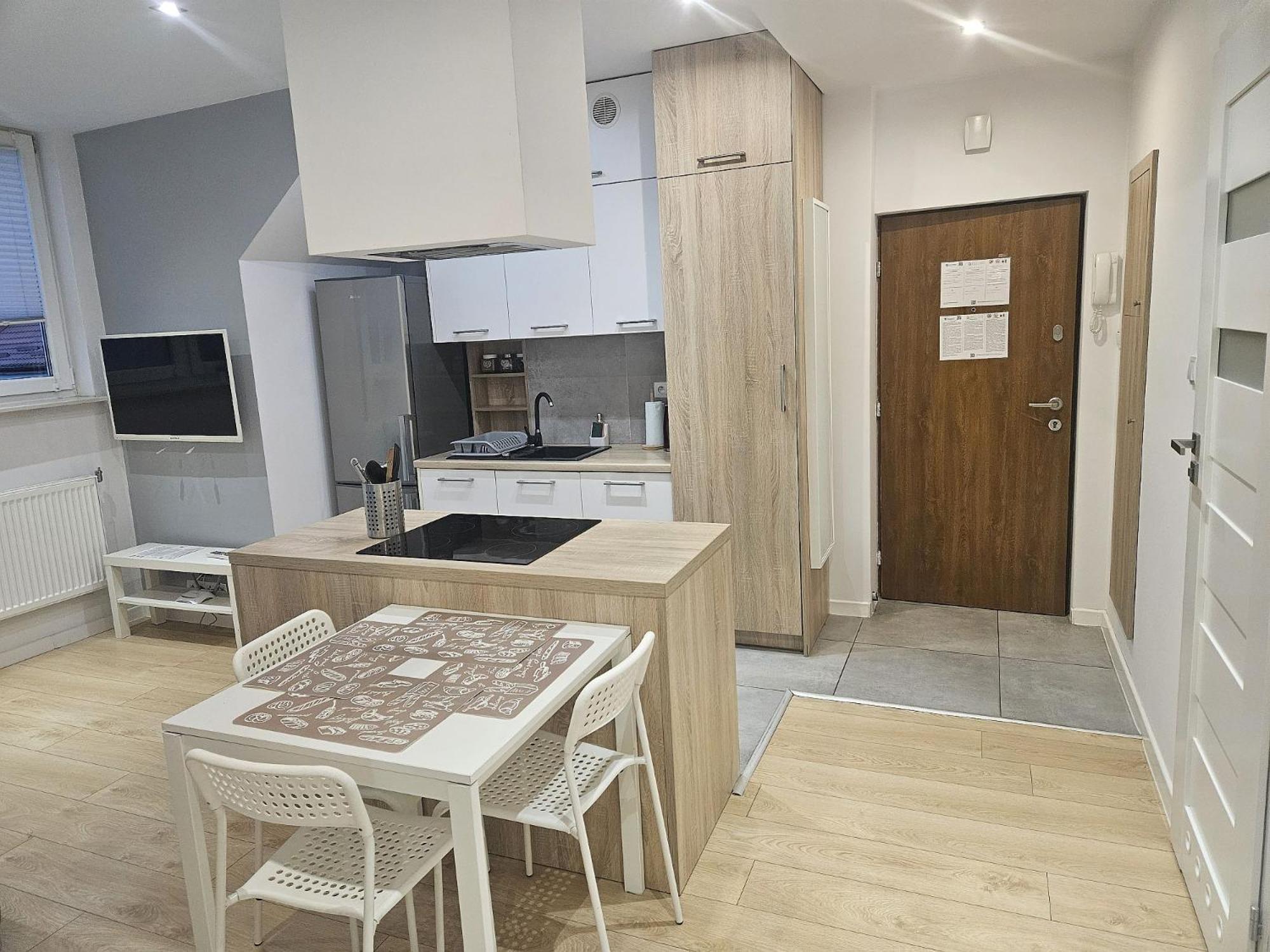 Urban Jungle Apartment In The City Center Бялисток Екстериор снимка